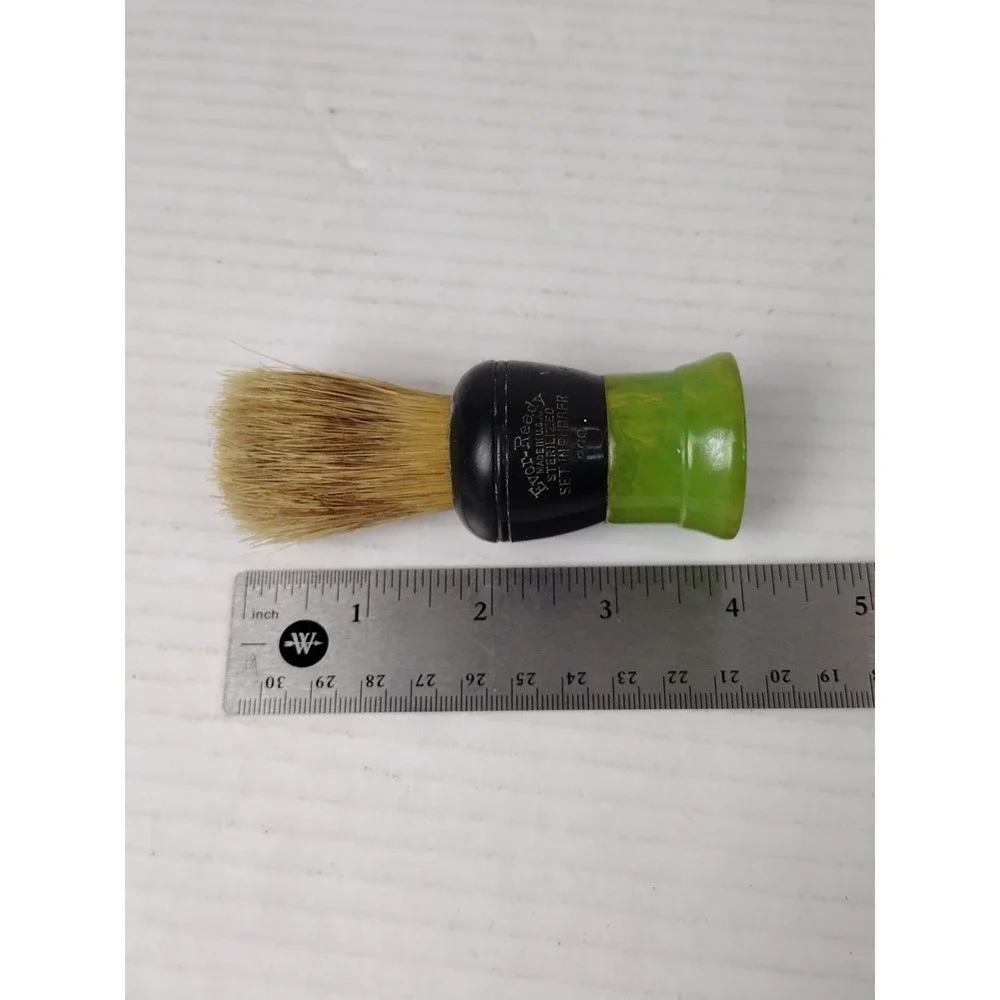 Vintage Ever Ready 200 shaving brush with rubber green Catalan Bakelite handle